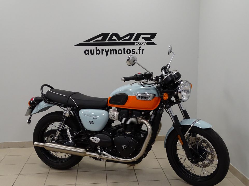 TRIUMPH BONNEVILLE T100 900 4