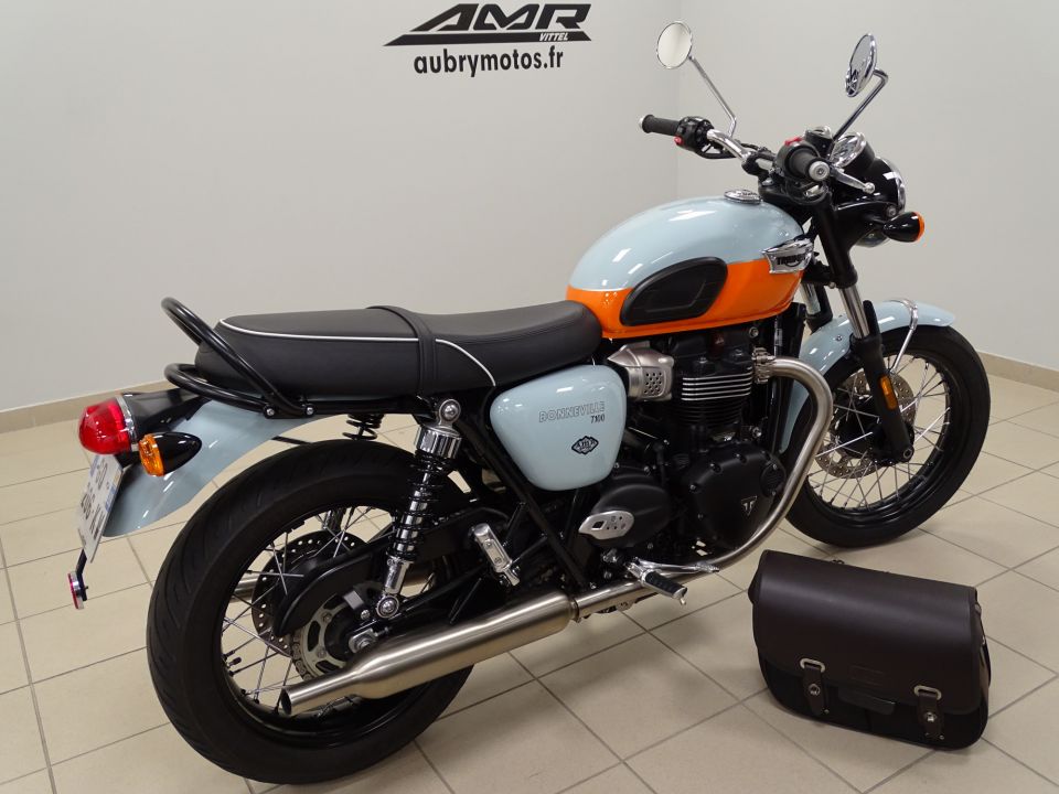 TRIUMPH BONNEVILLE T100 900 4