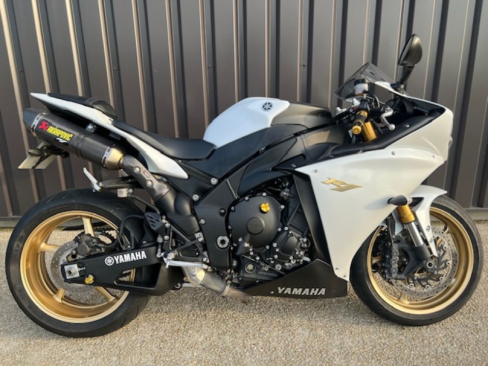 YAMAHA YZF 1000 R1 CROSS PLANE 4