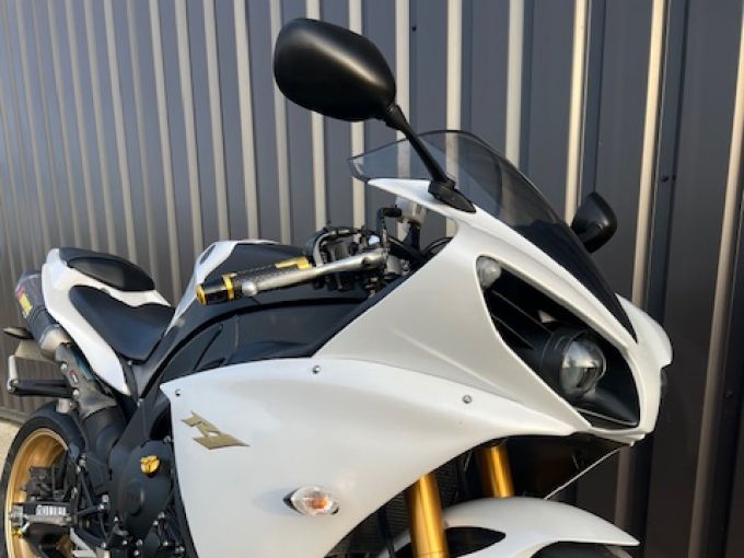 YAMAHA YZF 1000 R1 CROSS PLANE 4
