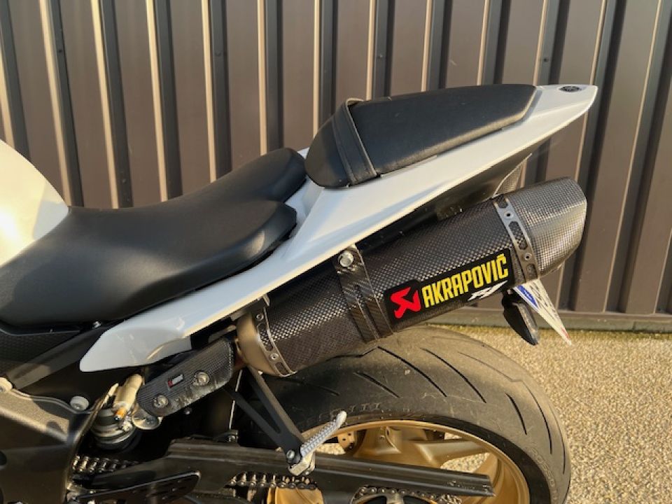 YAMAHA YZF 1000 R1 CROSS PLANE 4