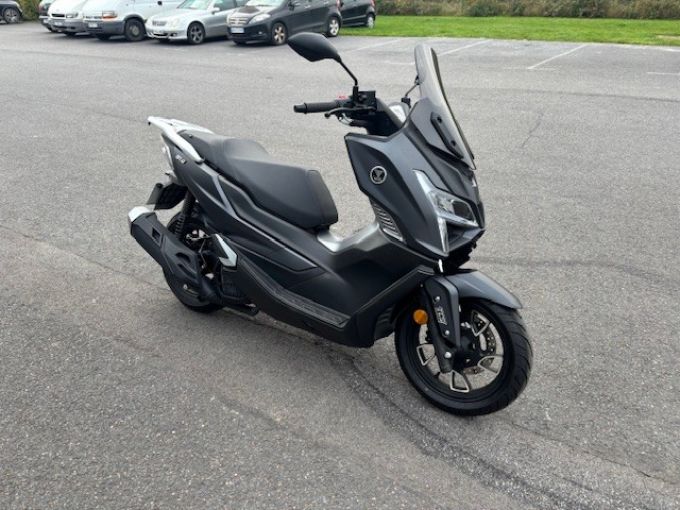 VOGE SR1 125 4