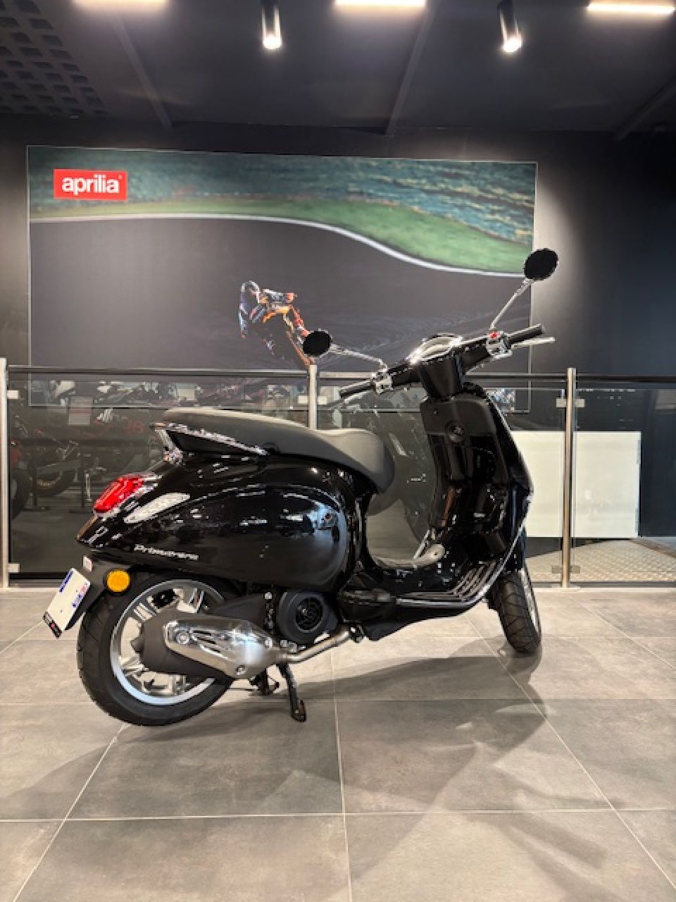 VESPA PRIMAVERA 125 4