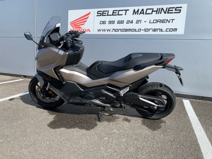 HONDA FORZA 750 4