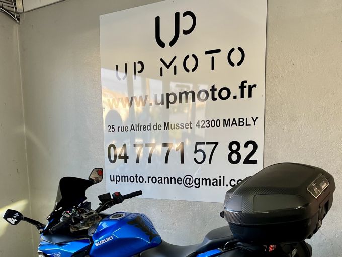 SUZUKI GSX-S 1000 GT 4