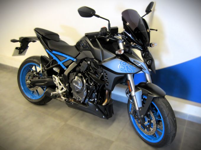 SUZUKI GSX-8S A2 4
