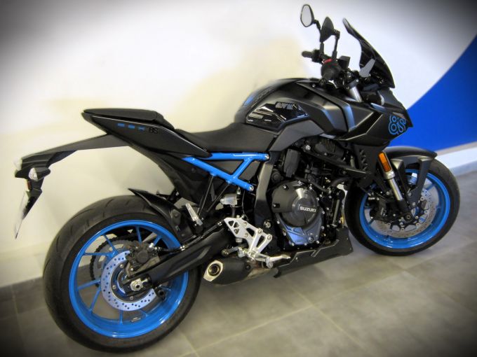 SUZUKI GSX-8S A2 4