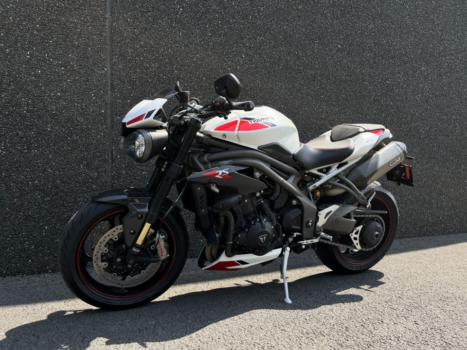 TRIUMPH SPEED TRIPLE 1050 RS 4