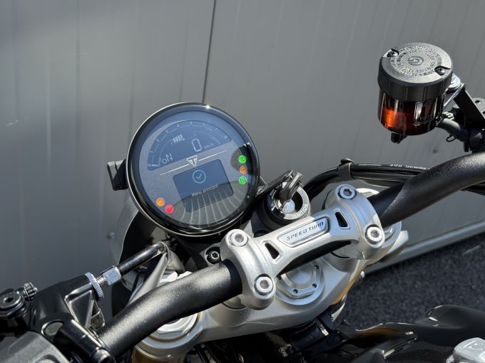 TRIUMPH SPEED TWIN 1200 4