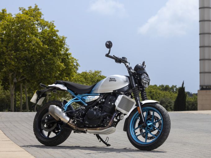 ROYAL ENFIELD Guerilla 450 4