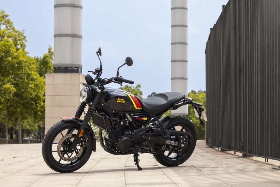 ROYAL ENFIELD Guerilla 450 4