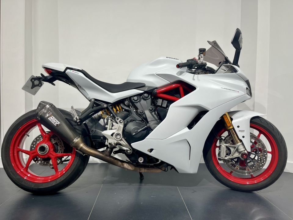 DUCATI SUPERSPORT 939S 4