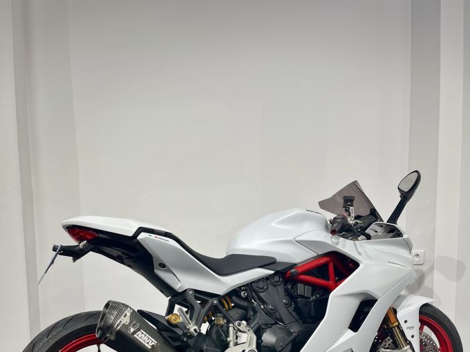 DUCATI SUPERSPORT 939S 4