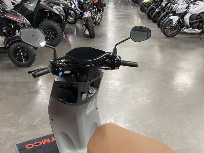 KYMCO i-ONE 45KM/H électrique 4