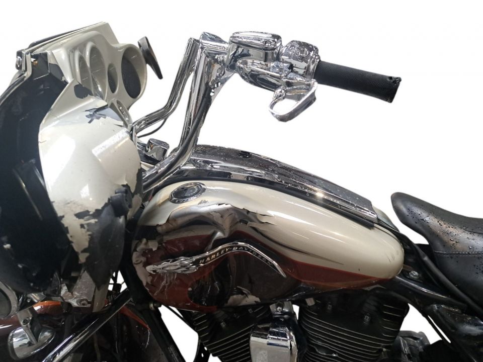 HARLEY-DAVIDSON TOURING STREET GLIDE 1800 CVO 4