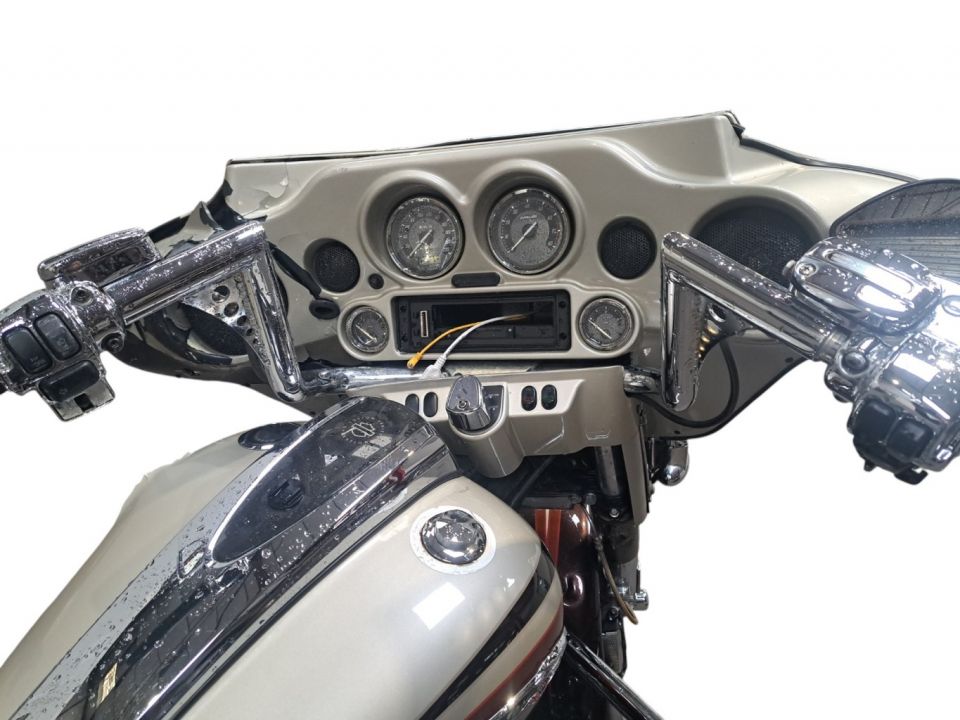 HARLEY-DAVIDSON TOURING STREET GLIDE 1800 CVO 4