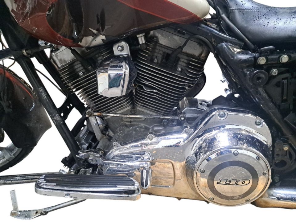 HARLEY-DAVIDSON TOURING STREET GLIDE 1800 CVO 4