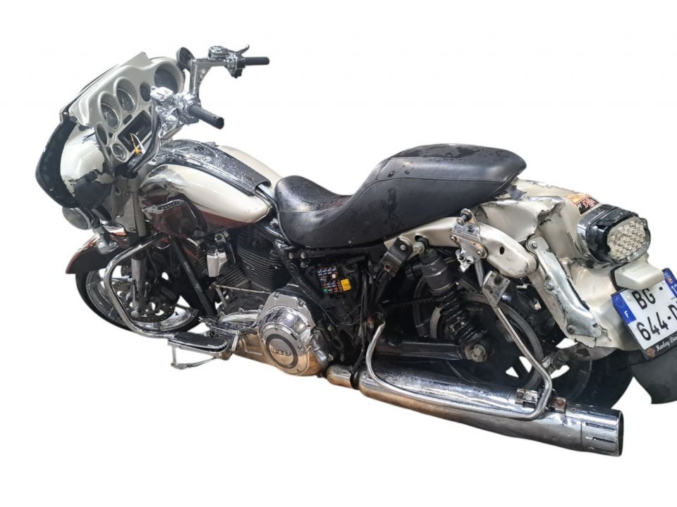 HARLEY-DAVIDSON TOURING STREET GLIDE 1800 CVO 4
