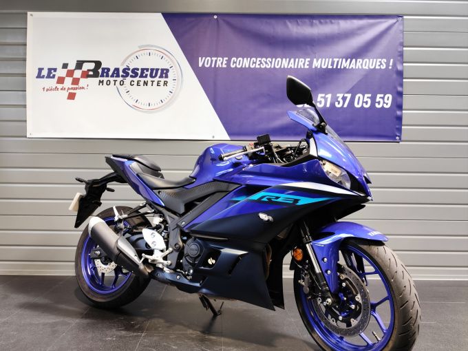 YAMAHA YZF-R3 4