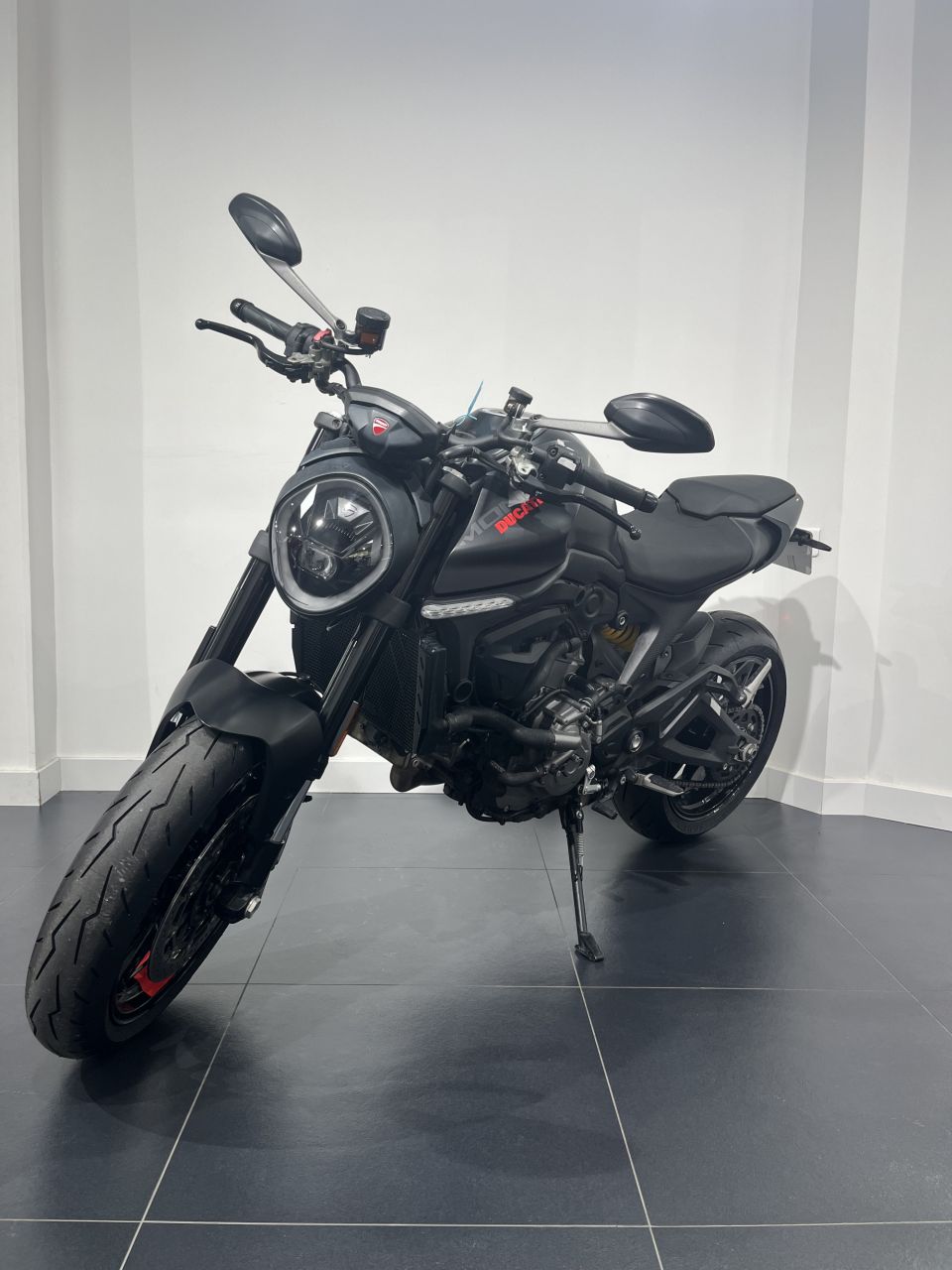 DUCATI MONSTER 900 4