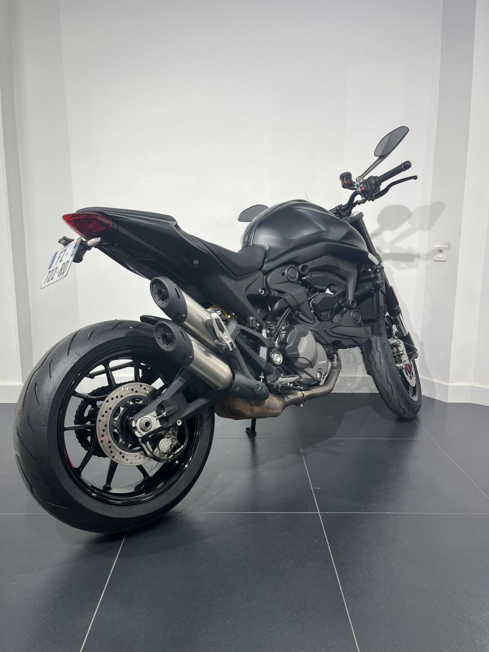 DUCATI MONSTER 900 4