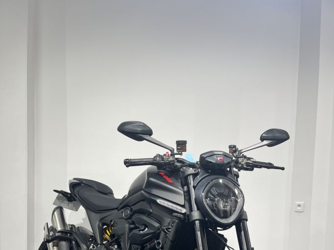DUCATI MONSTER 900 4