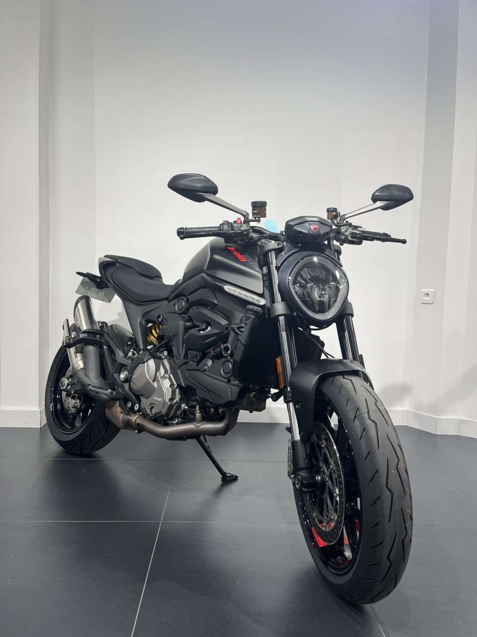 DUCATI MONSTER 900 4