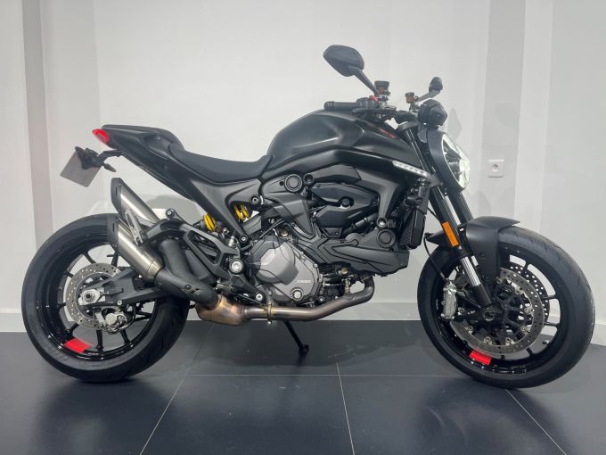 DUCATI MONSTER 900 4