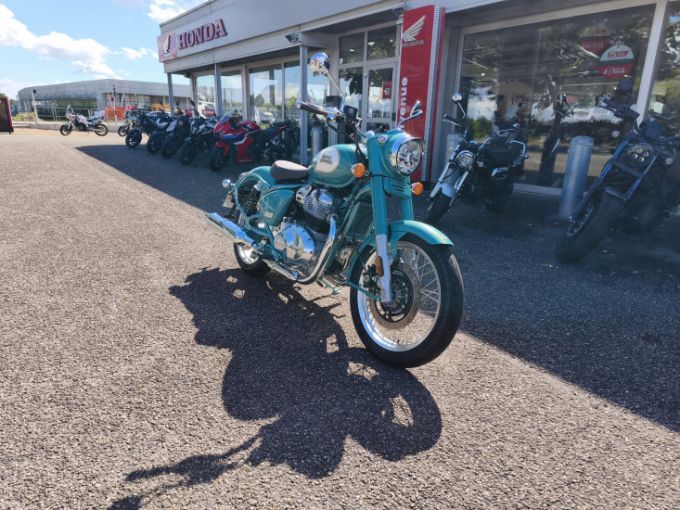 ROYAL ENFIELD Classic 650 4
