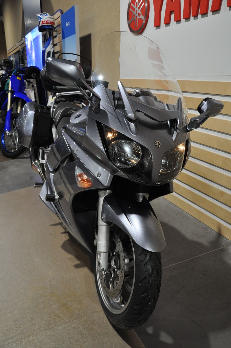 YAMAHA FJR 1300 ABS 4