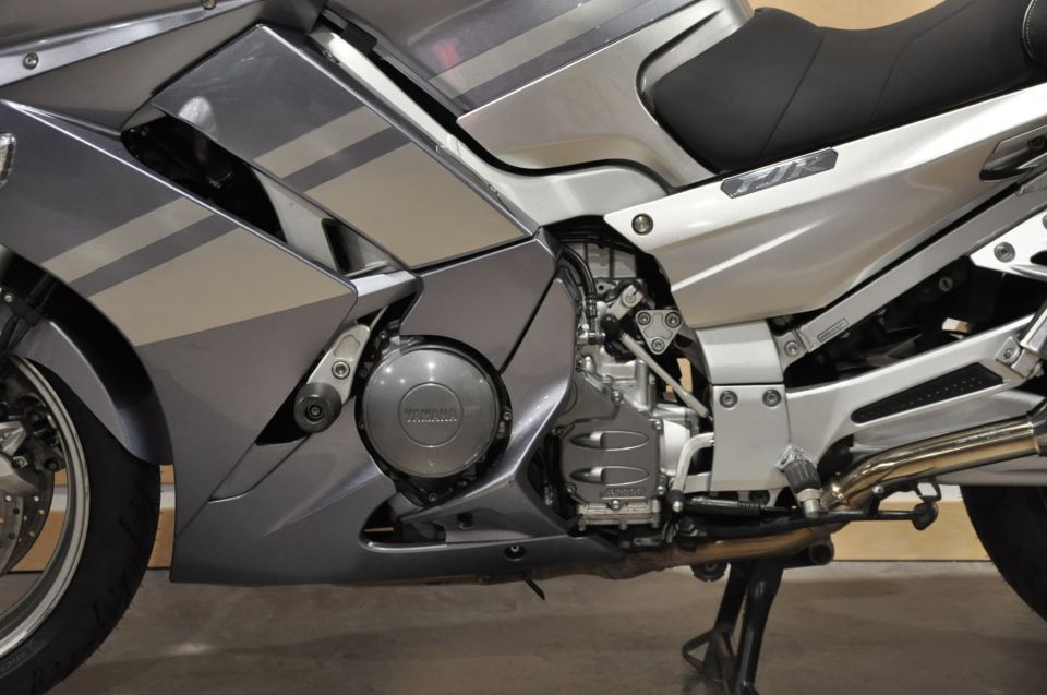 YAMAHA FJR 1300 ABS 4