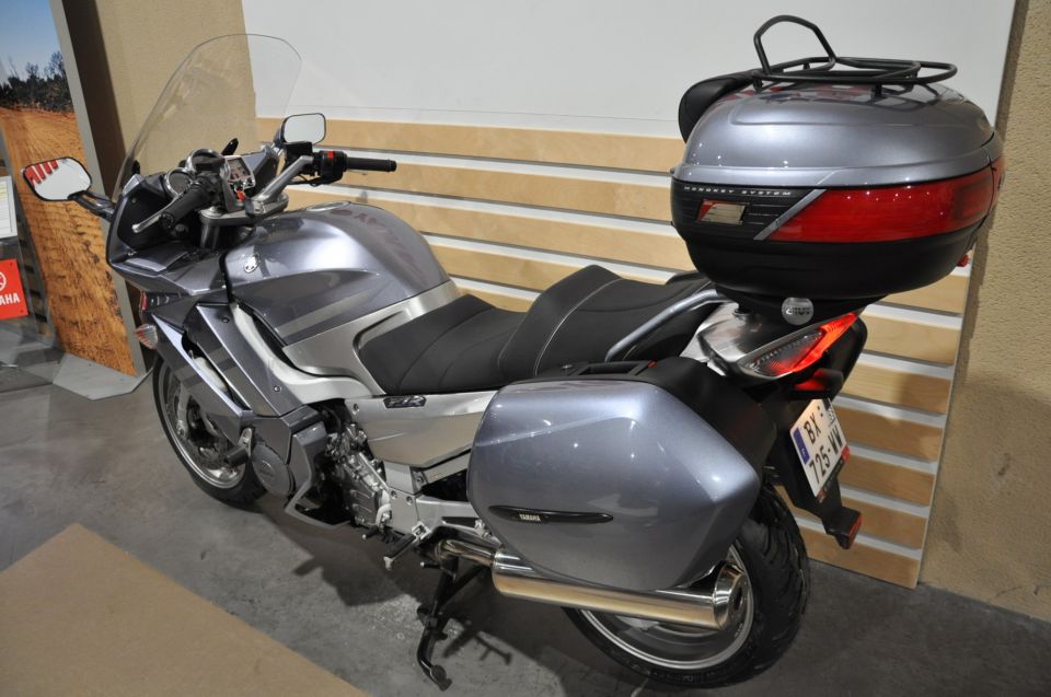 YAMAHA FJR 1300 ABS 4