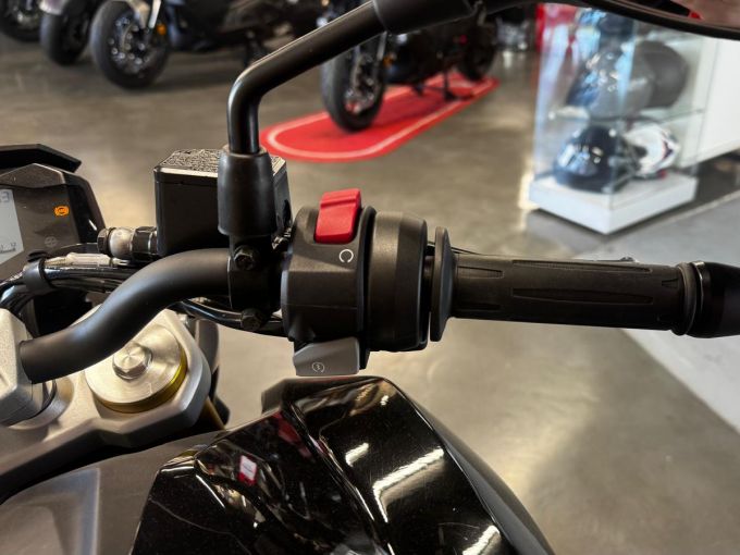 BMW G 310 R 4