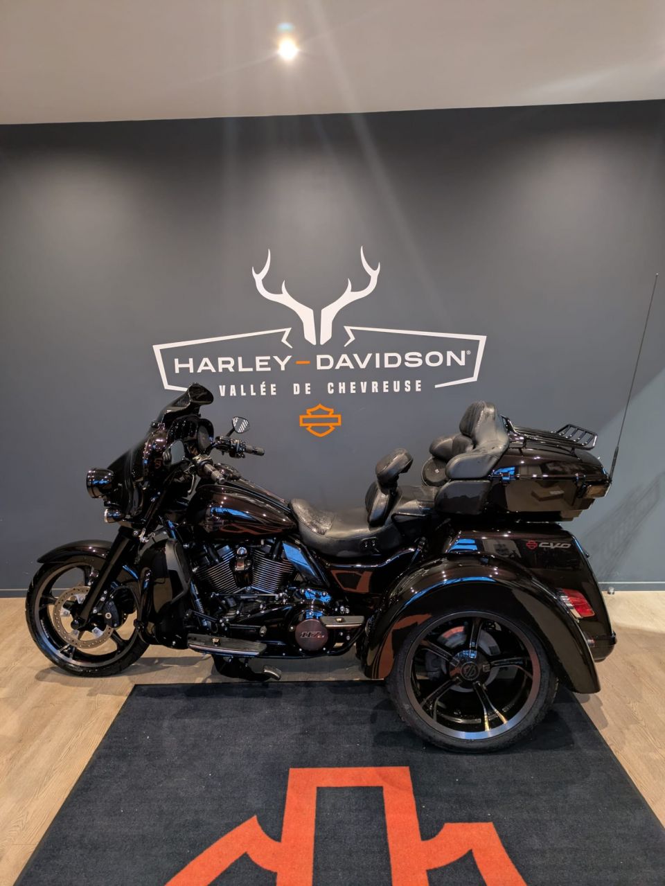 HARLEY-DAVIDSON TRIKE TRI GLIDE 1923 CVO 4