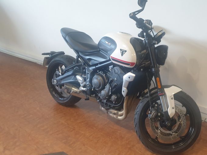 TRIUMPH TRIDENT 660 4
