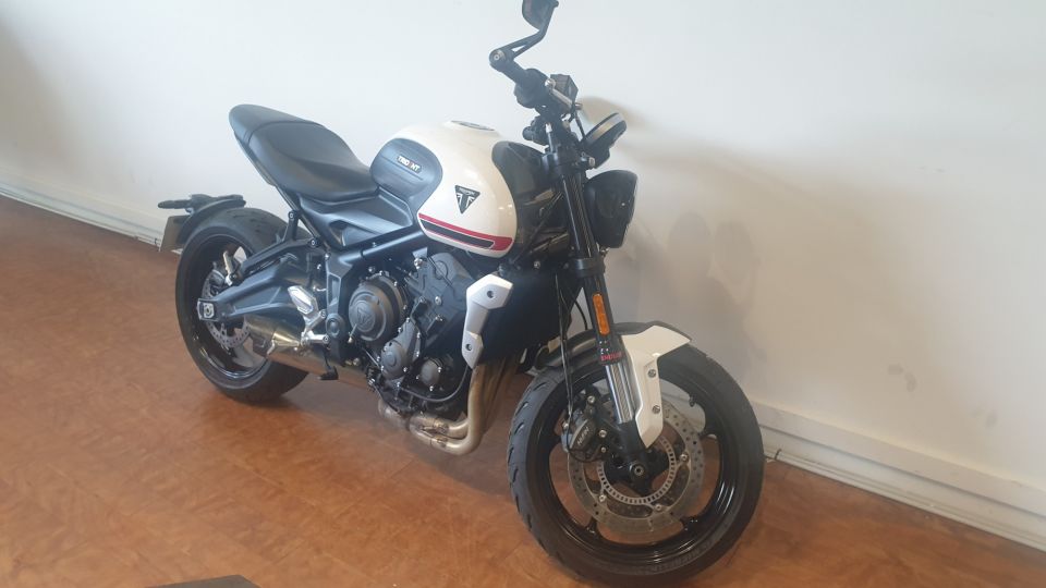 TRIUMPH TRIDENT 660 4
