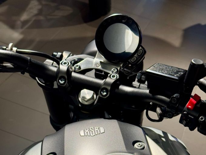 YAMAHA XSR 900 4