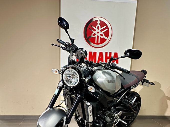 YAMAHA XSR 900 4