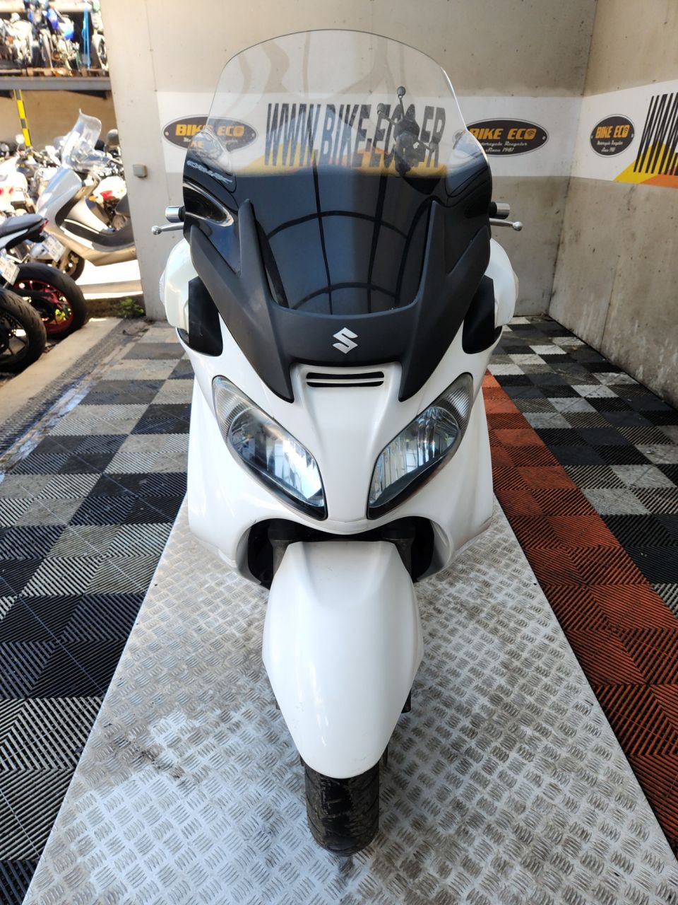 SUZUKI BURGMAN 650 4