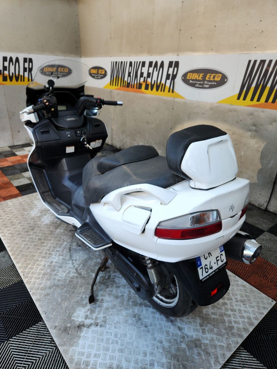 SUZUKI BURGMAN 650 4