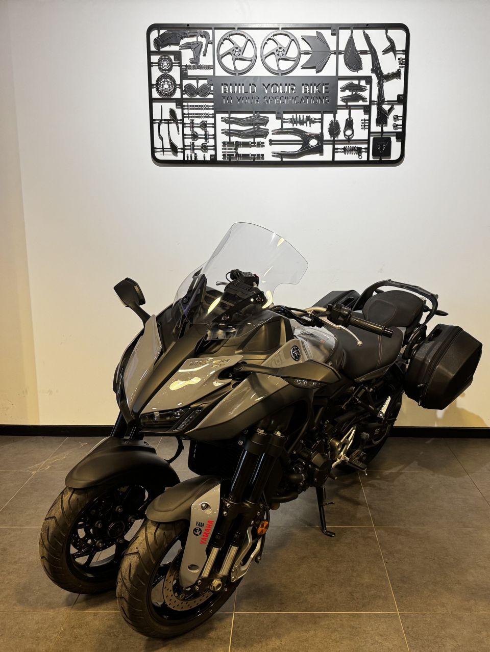 YAMAHA NIKEN 850 GT 4