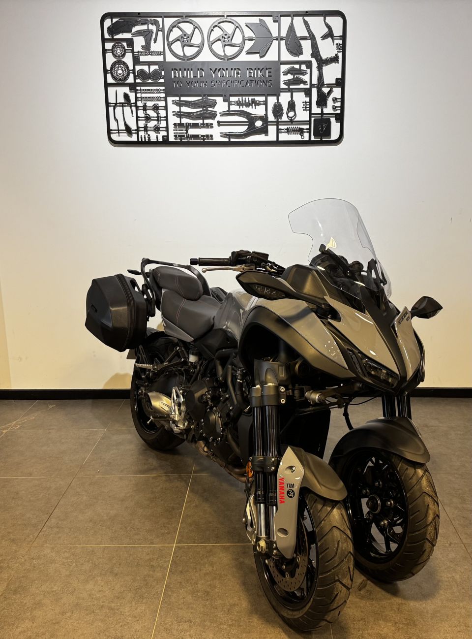 YAMAHA NIKEN 850 GT 4
