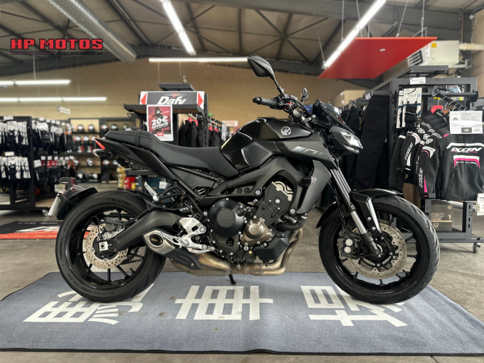 YAMAHA MT-09 4