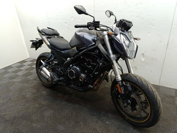 VOGE 525 R 4