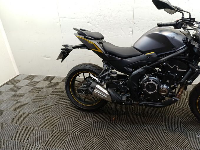 VOGE 525 R 4
