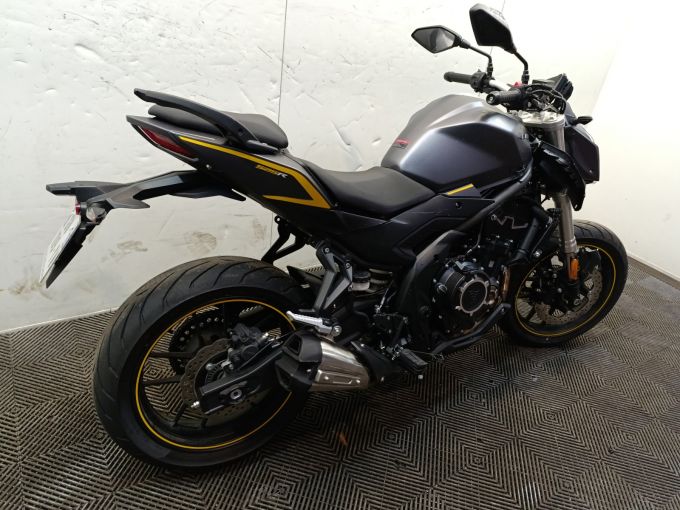 VOGE 525 R 4