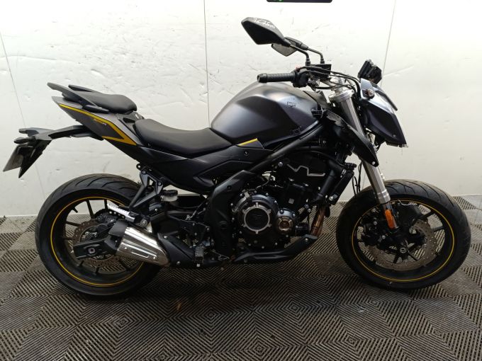 VOGE 525 R 4