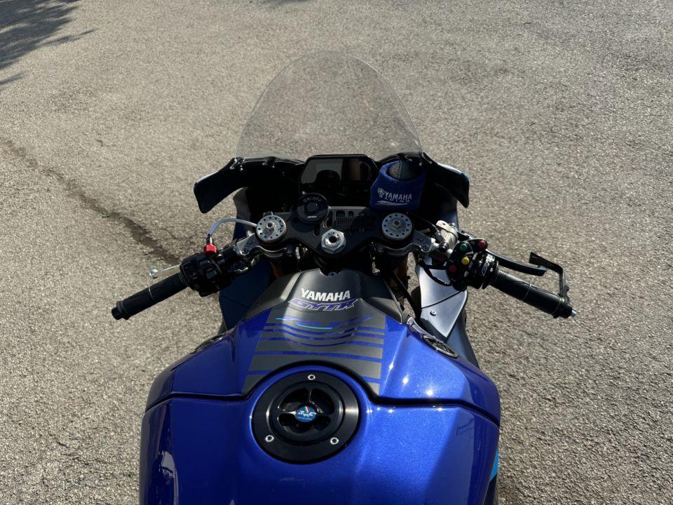 YAMAHA YZF 1000 R1 M 4