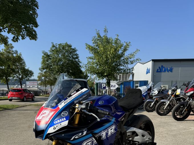 YAMAHA YZF 1000 R1 M 4