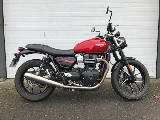 TRIUMPH STREET TWIN  900 4